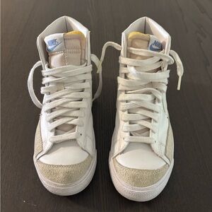 Nike Women’s Blazer Mid ‘77 SE ‘Sisterhood